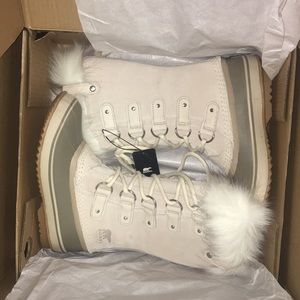 brand new, white waterproof winter boots (Sorel)